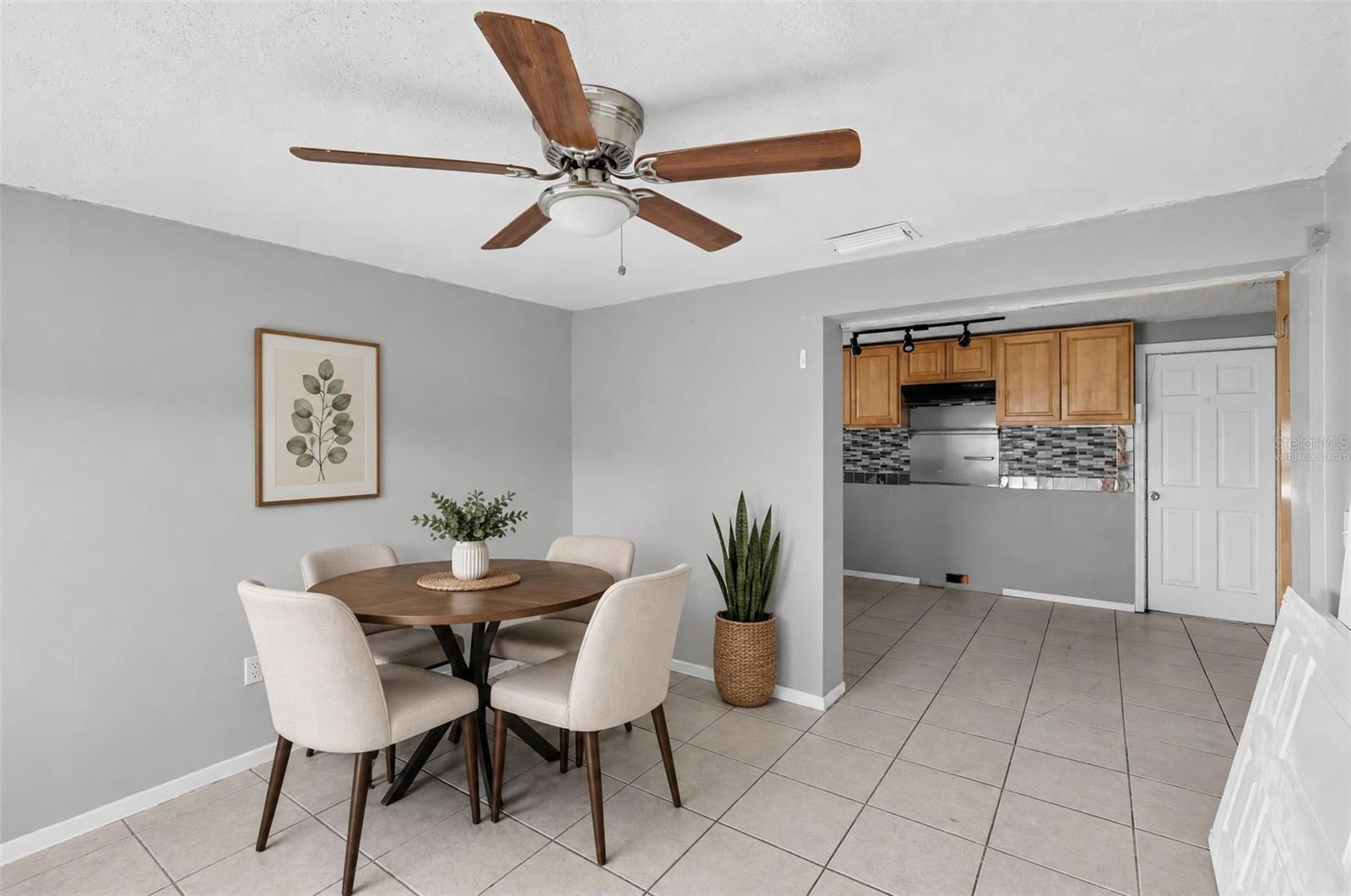 1300 MAYBURY DR