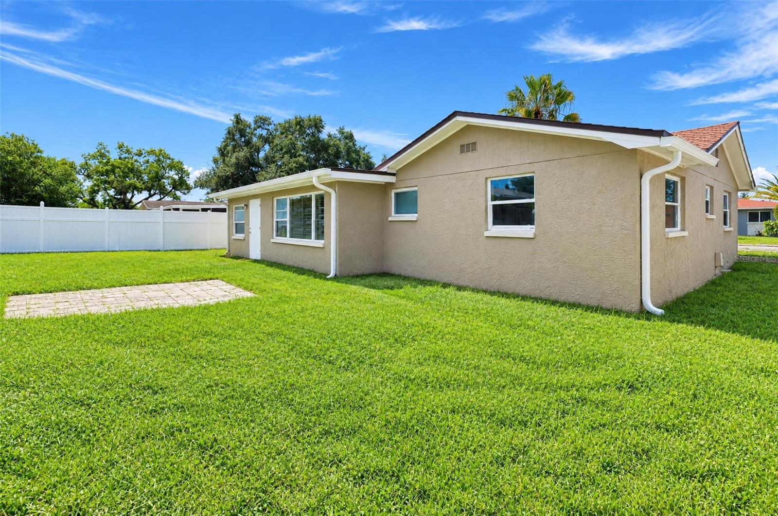 1300 MAYBURY DR