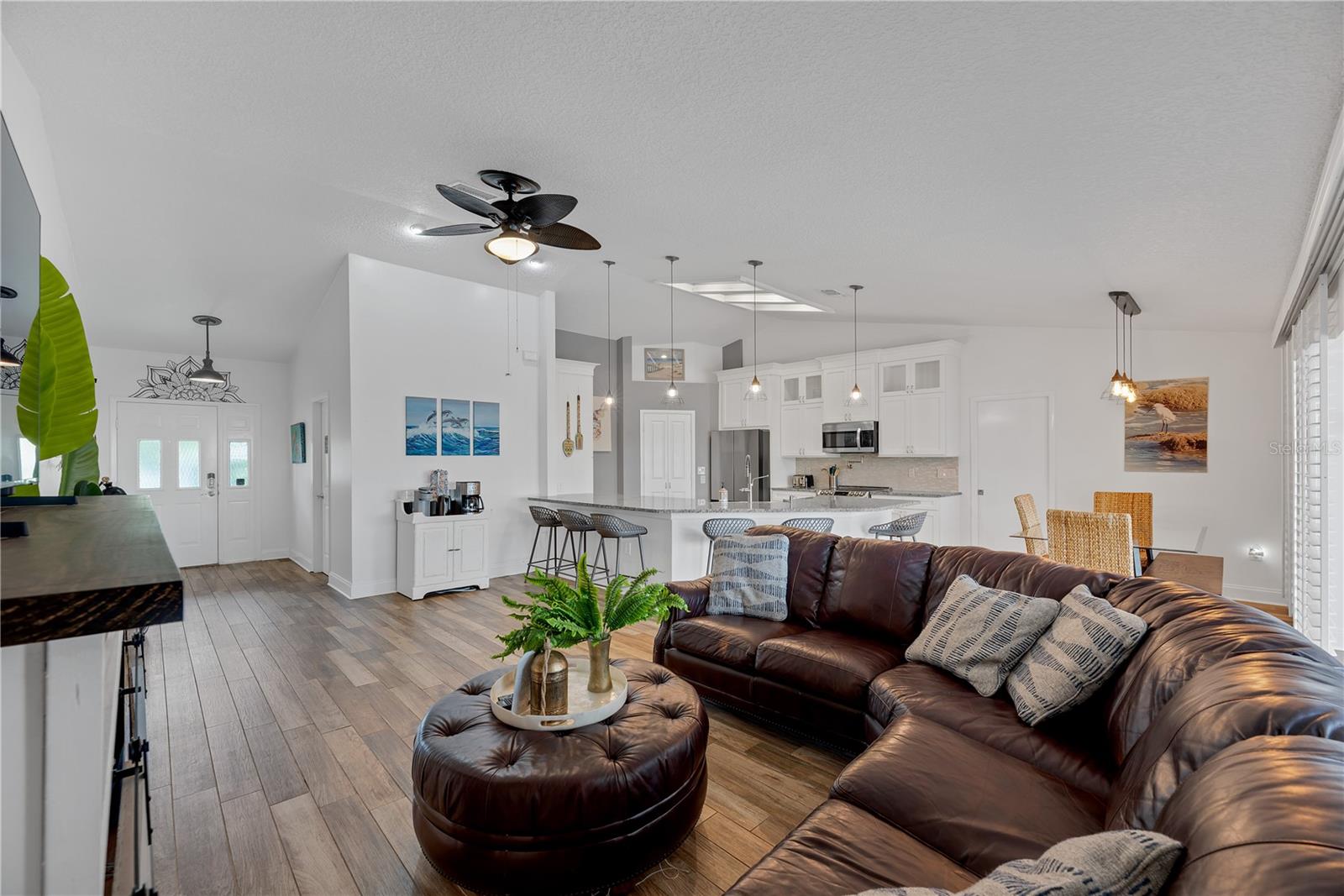 743 KINGSTON CT