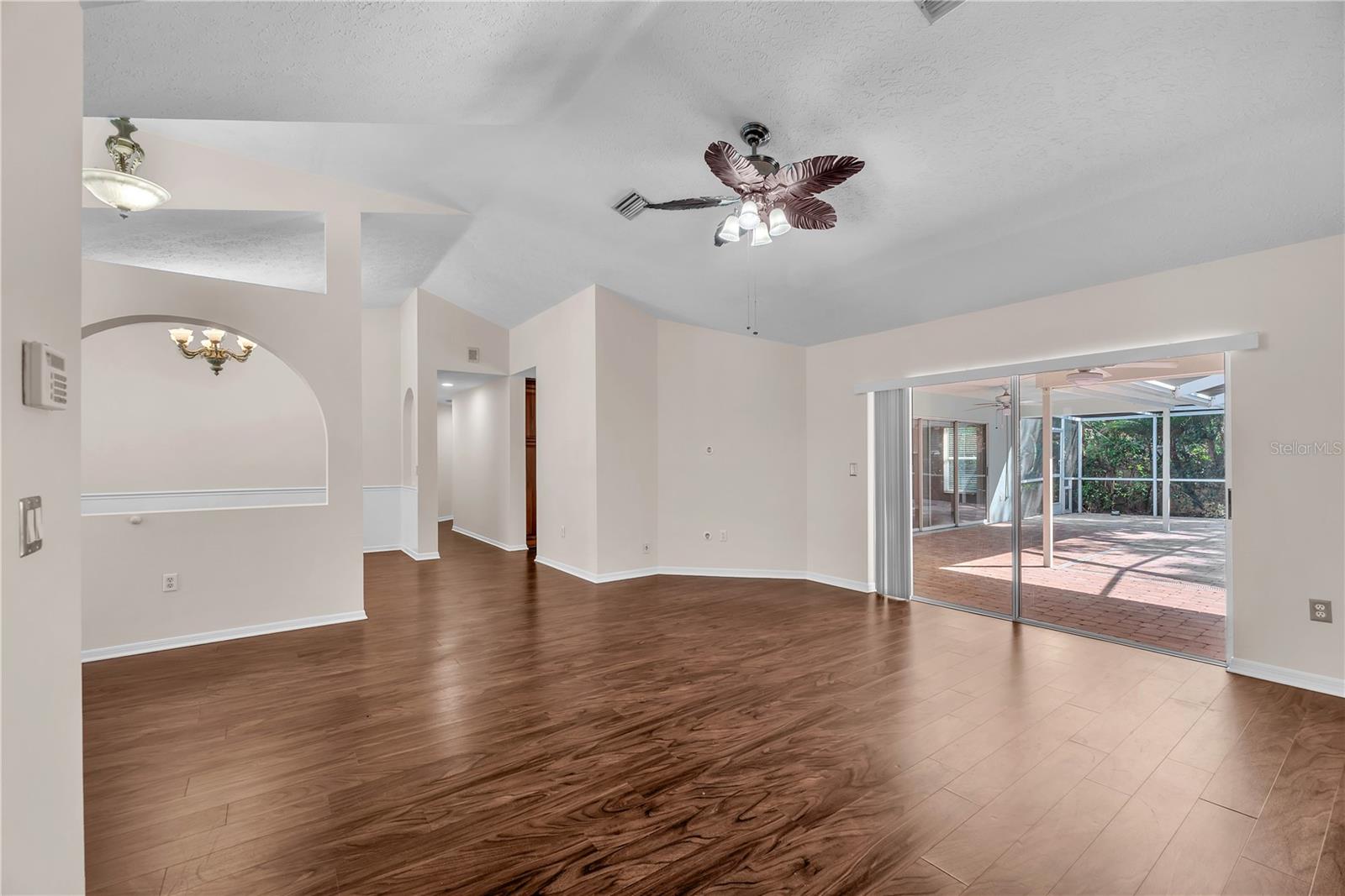 4008 EAGLES NEST DR