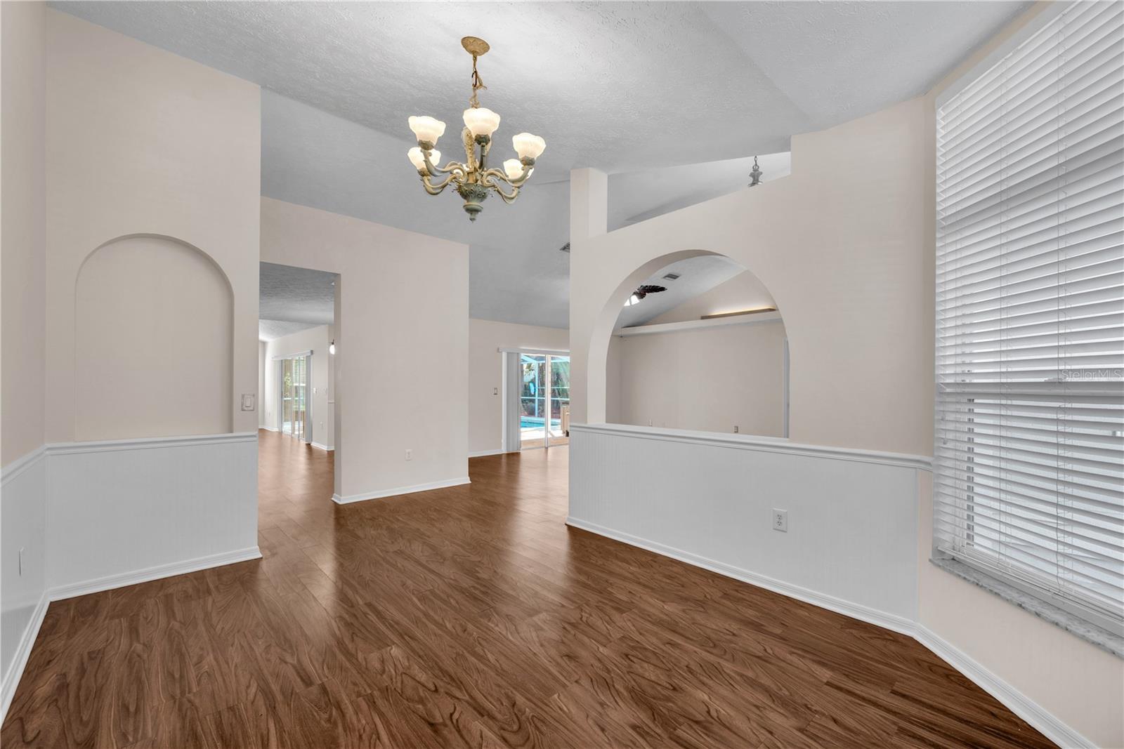 4008 EAGLES NEST DR