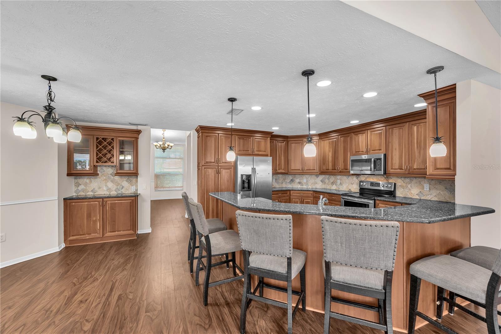 4008 EAGLES NEST DR