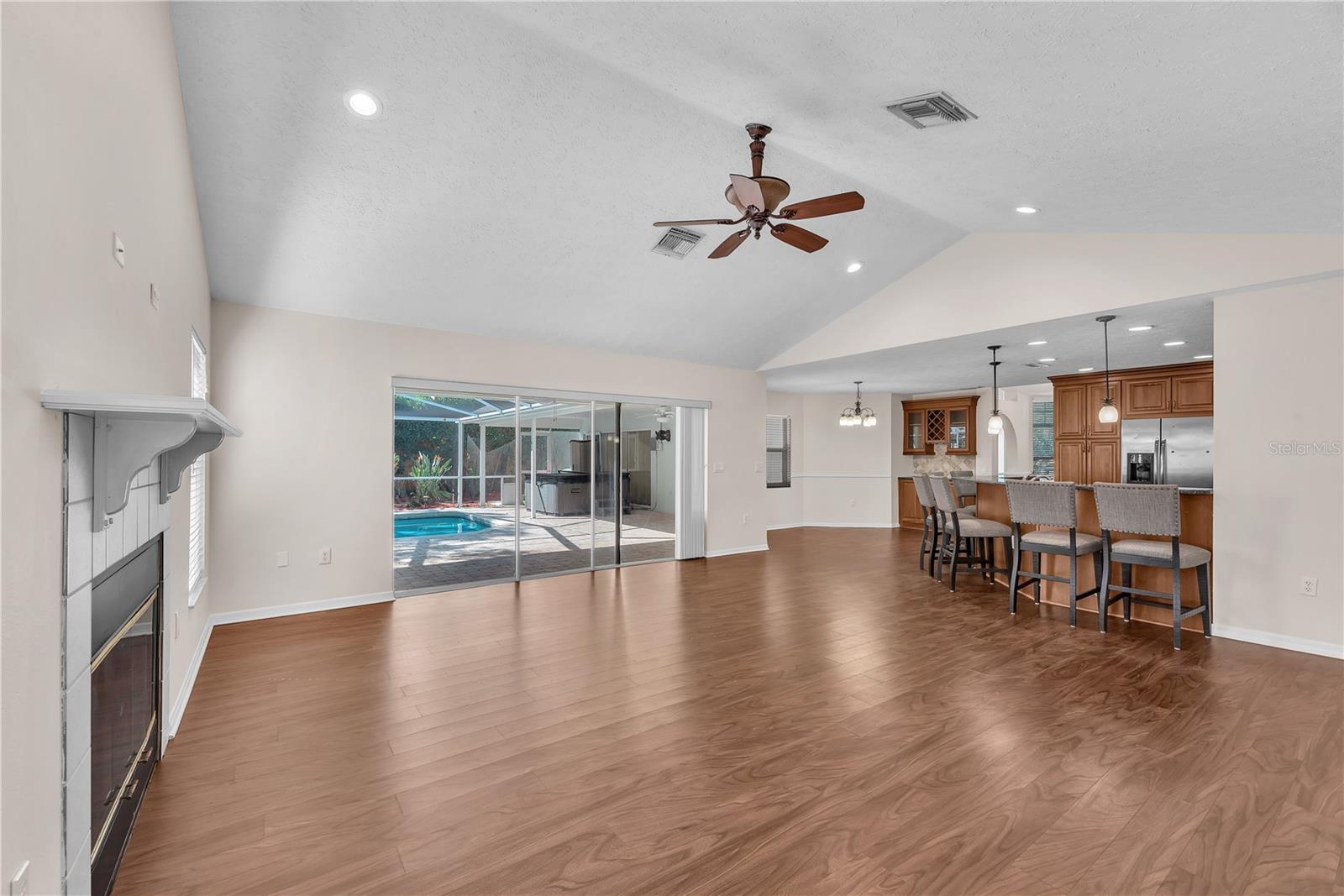 4008 EAGLES NEST DR