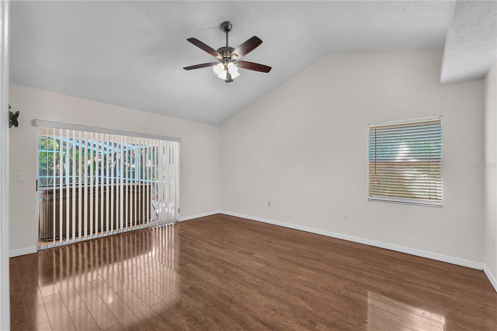 4008 EAGLES NEST DR