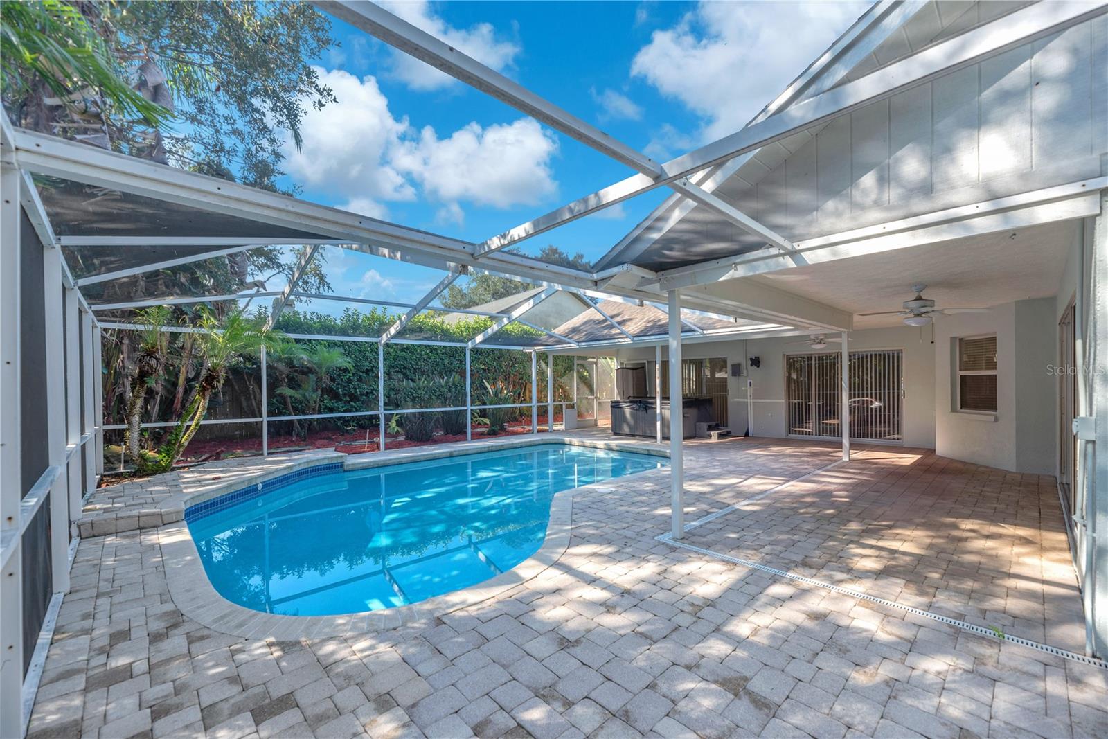 4008 EAGLES NEST DR