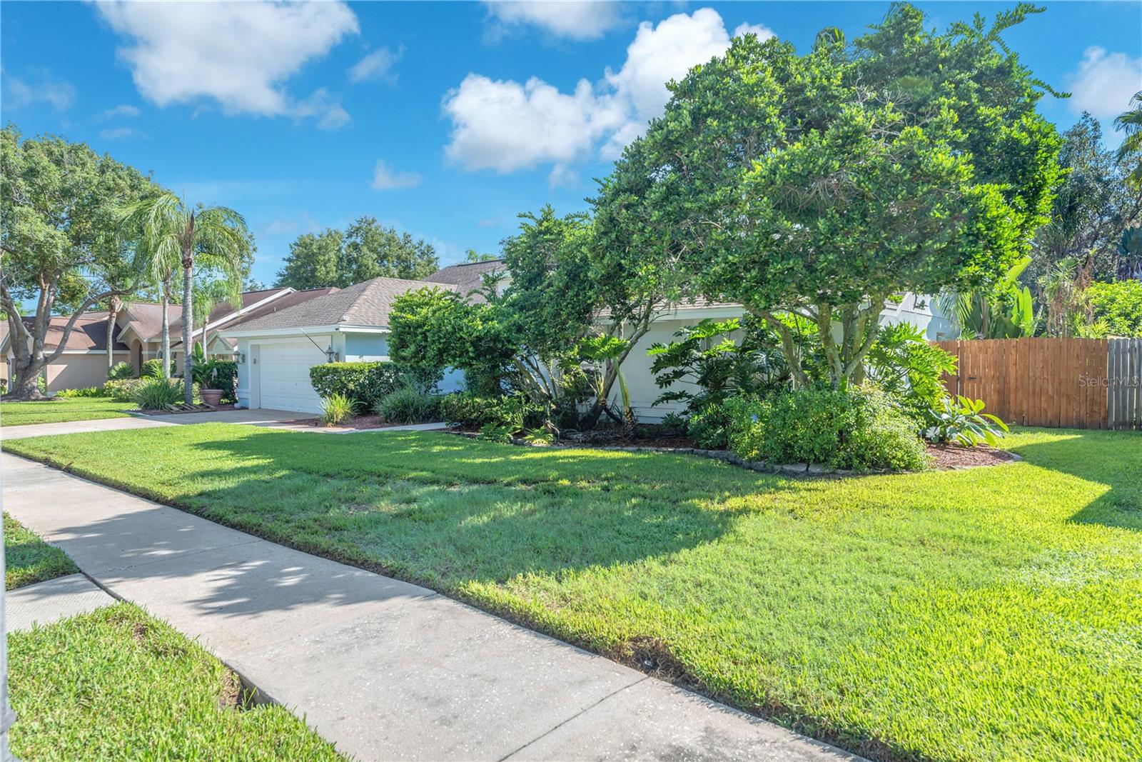 4008 EAGLES NEST DR