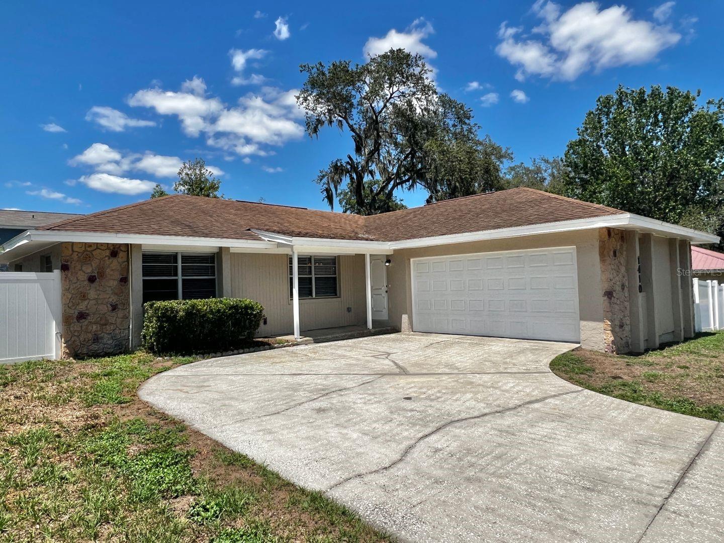 1410 Shady Lane Dr, Brandon