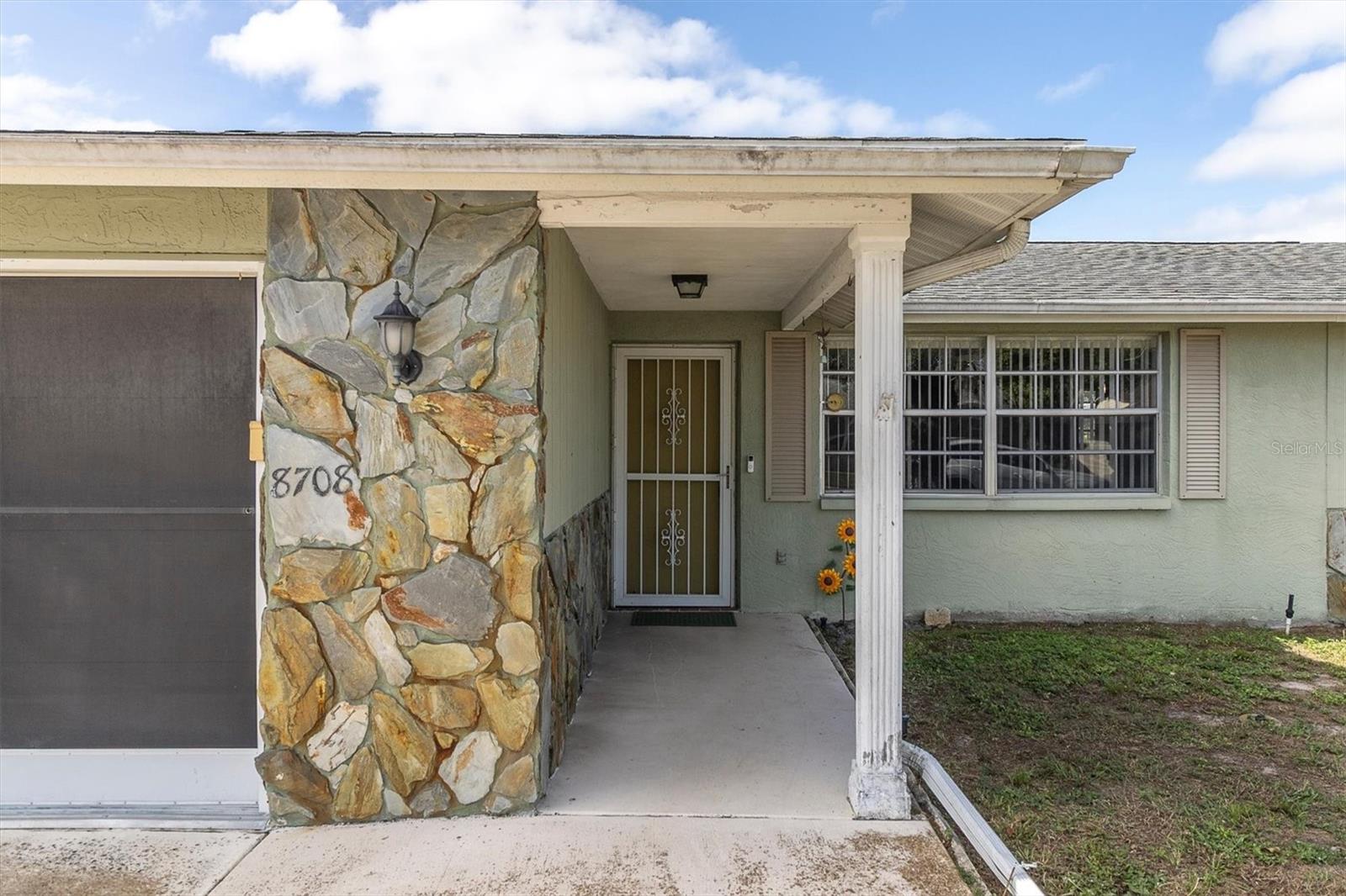 8708 BRIAR PATCH DR