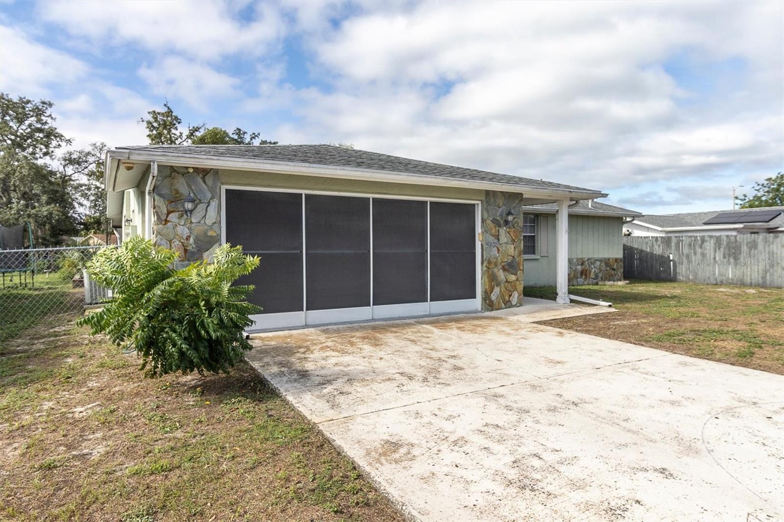 8708 BRIAR PATCH DR