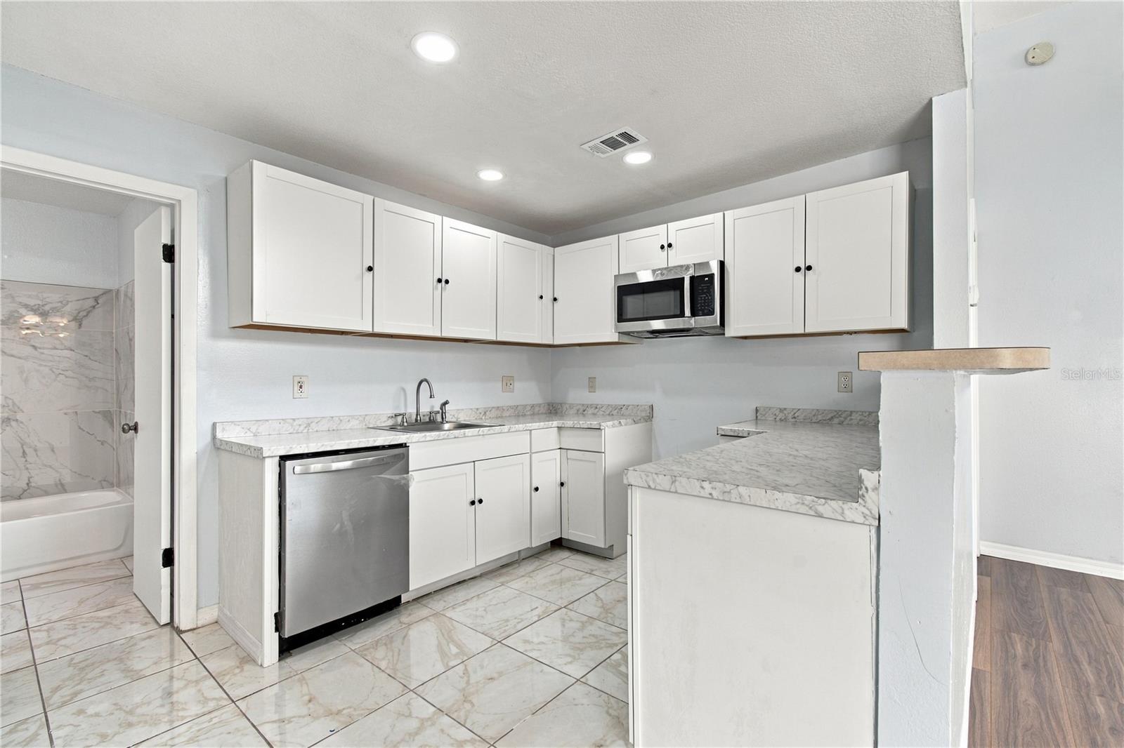 12291 ARMENIA GABLES CIR