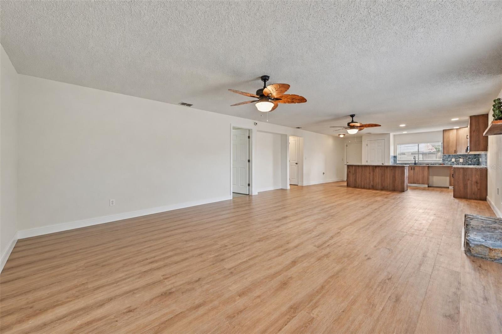 9930 EAGLES POINT CIR #1