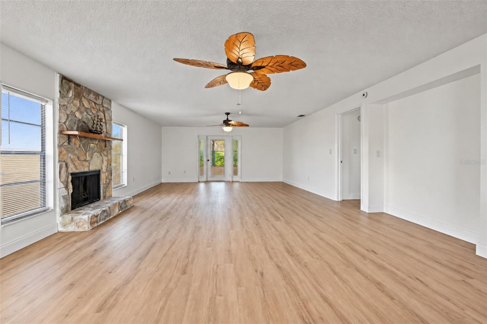 9930 EAGLES POINT CIR #1