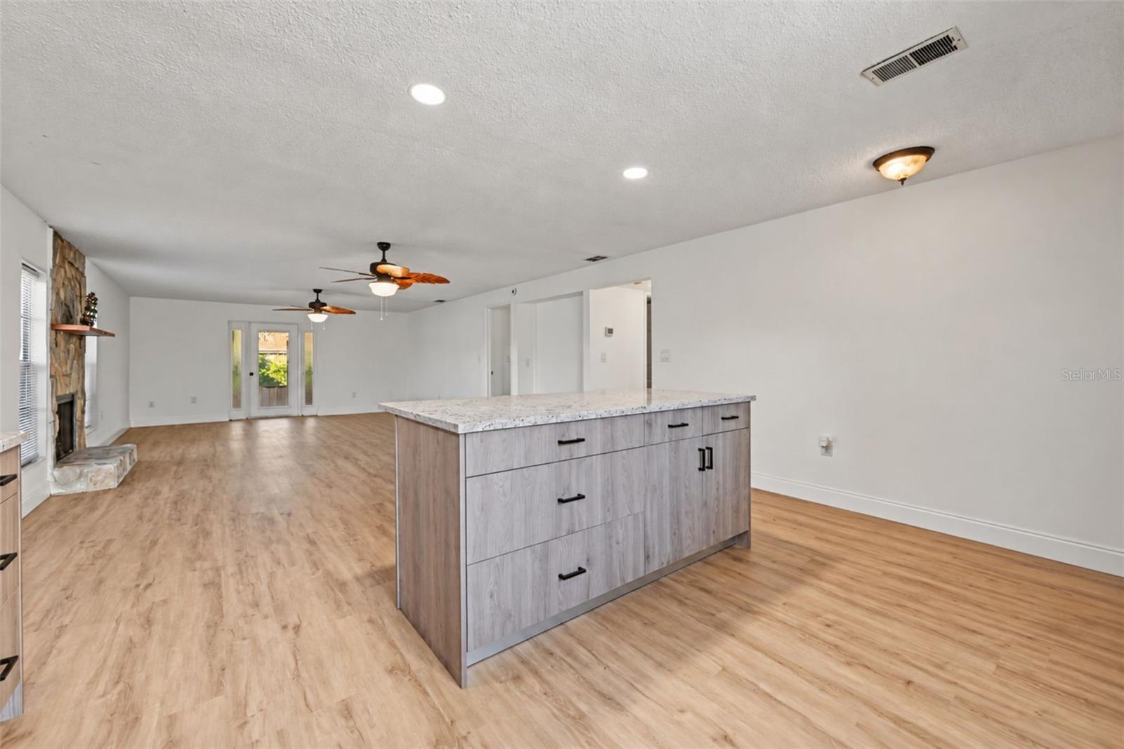 9930 EAGLES POINT CIR #1