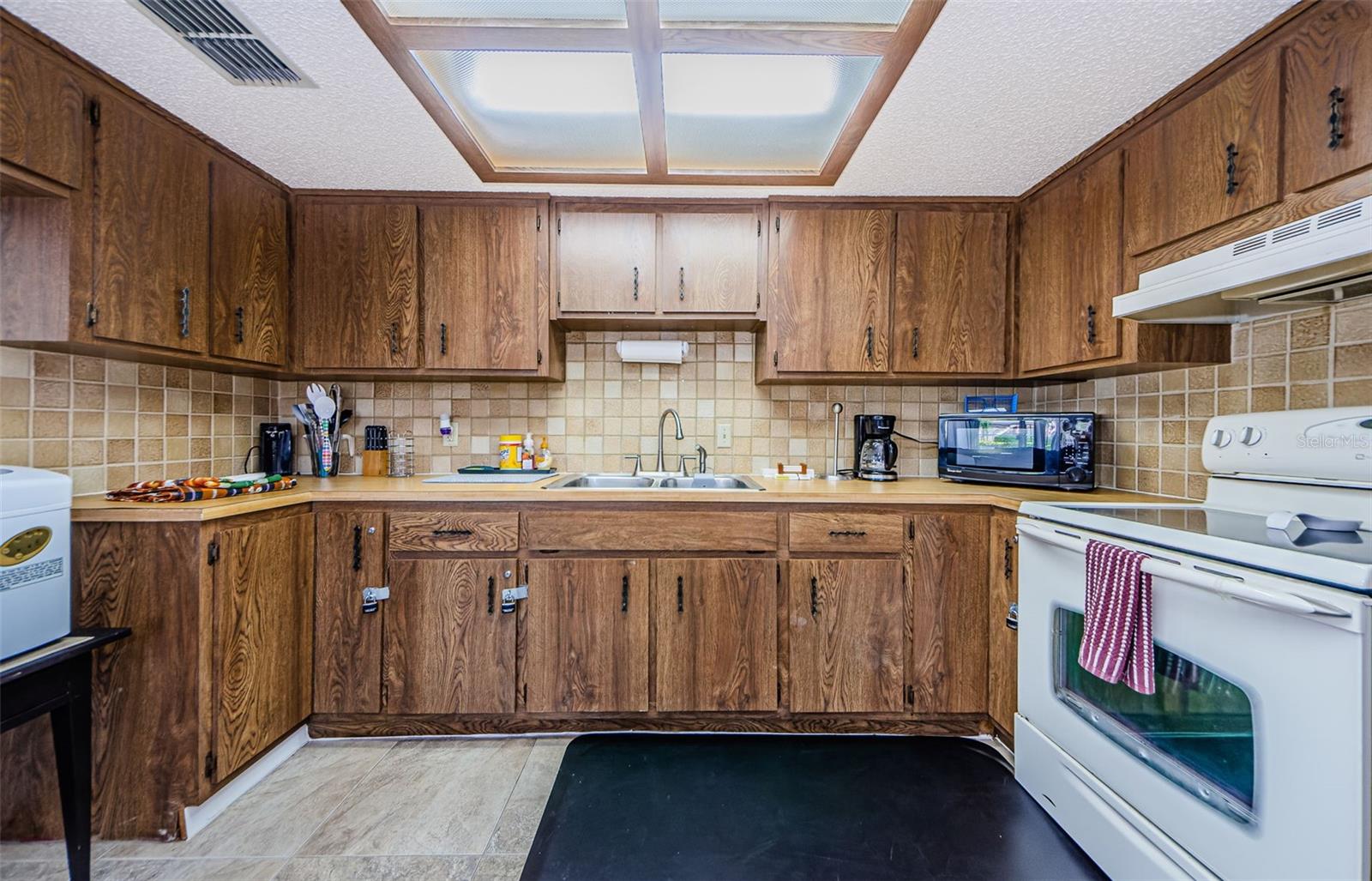 9930 EAGLES POINT CIR #1