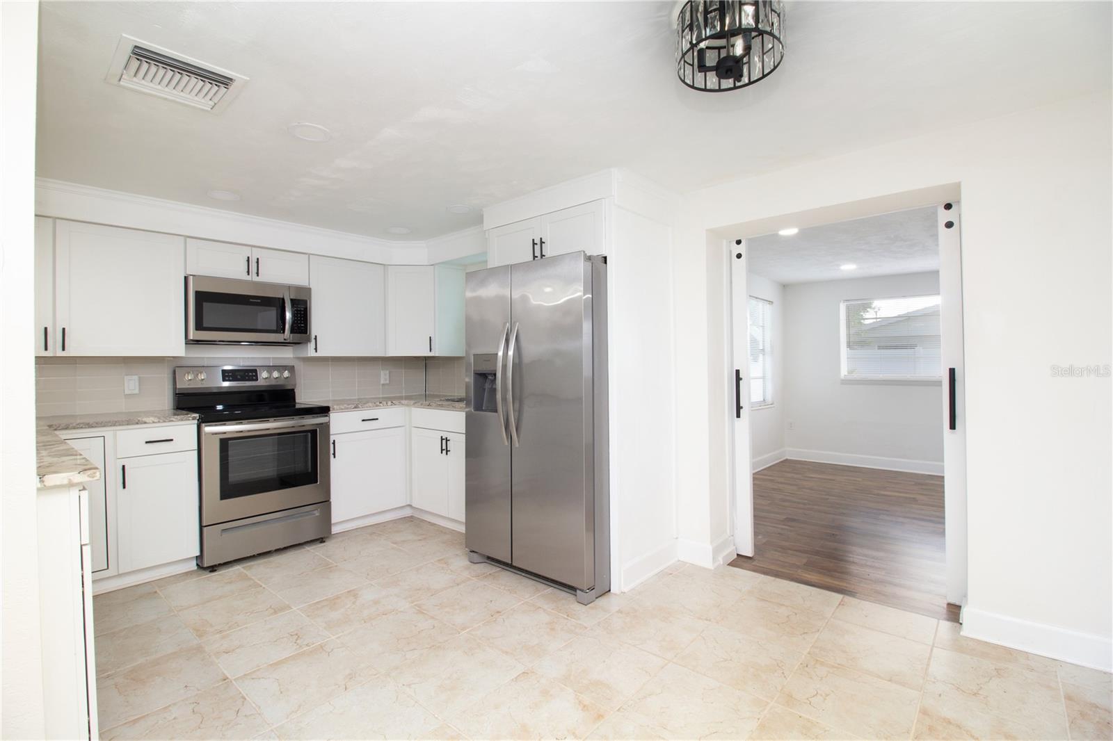 1408 JENNINGS DR