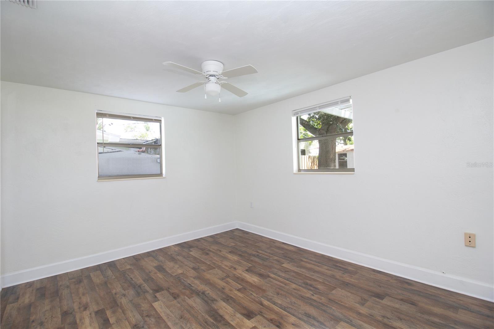 1408 JENNINGS DR