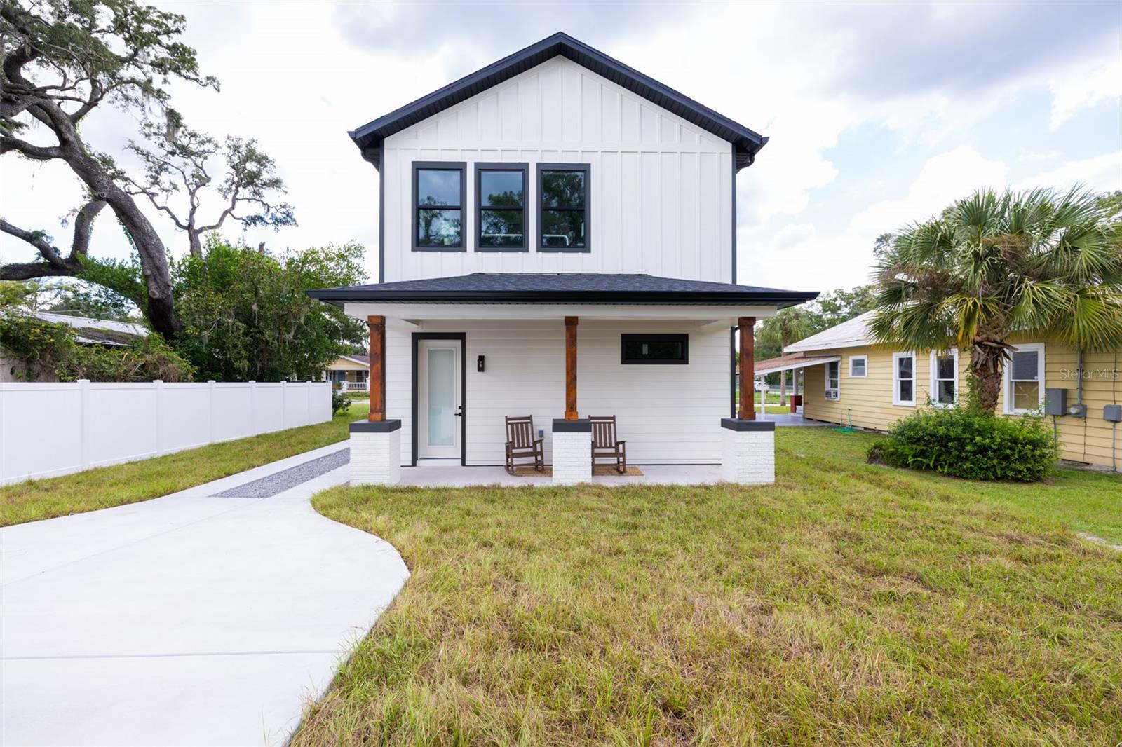 1207 E ELLICOTT ST