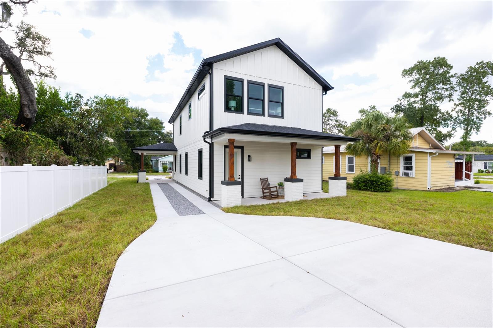 1207 E ELLICOTT ST