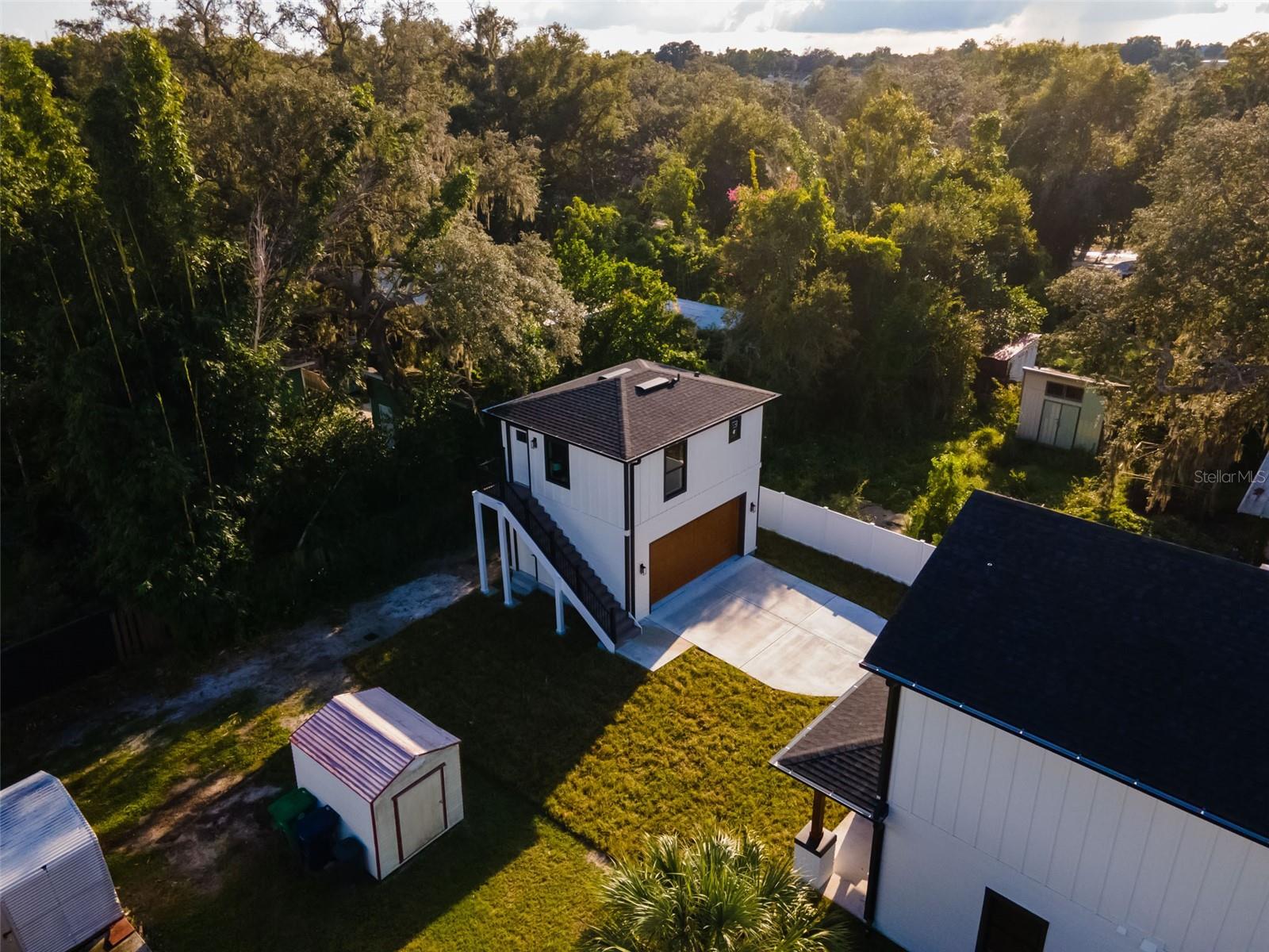 1207 E ELLICOTT ST