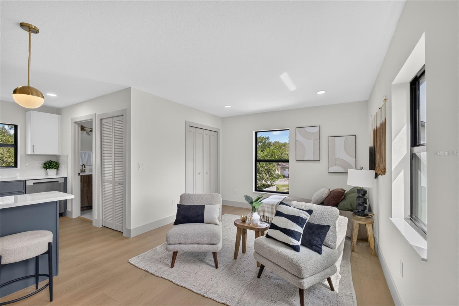 1207 E ELLICOTT ST