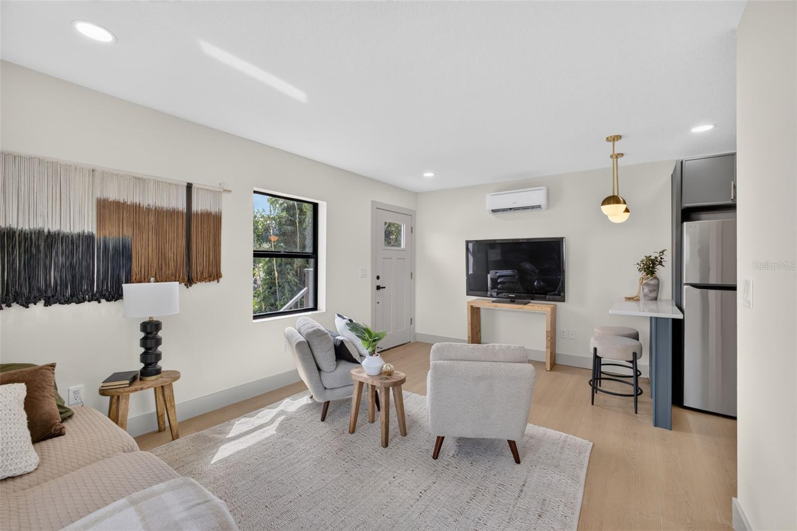 1207 E ELLICOTT ST