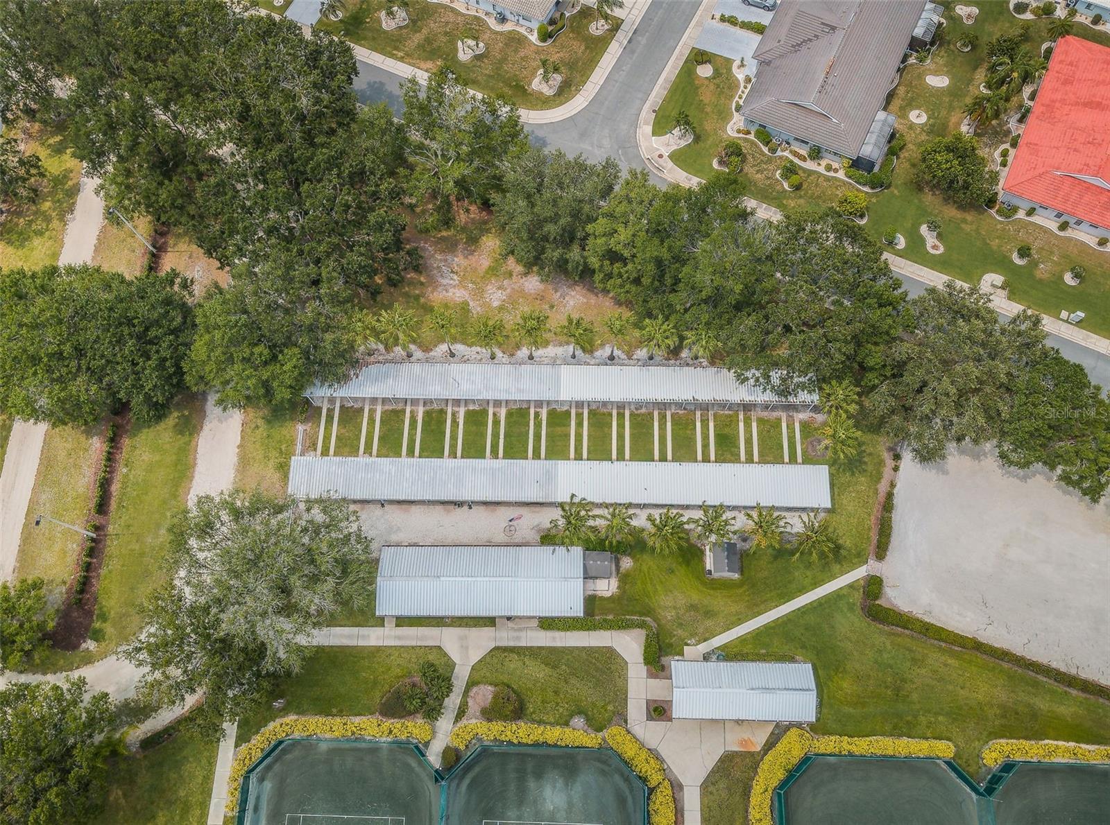 704 CHIPPER DR
