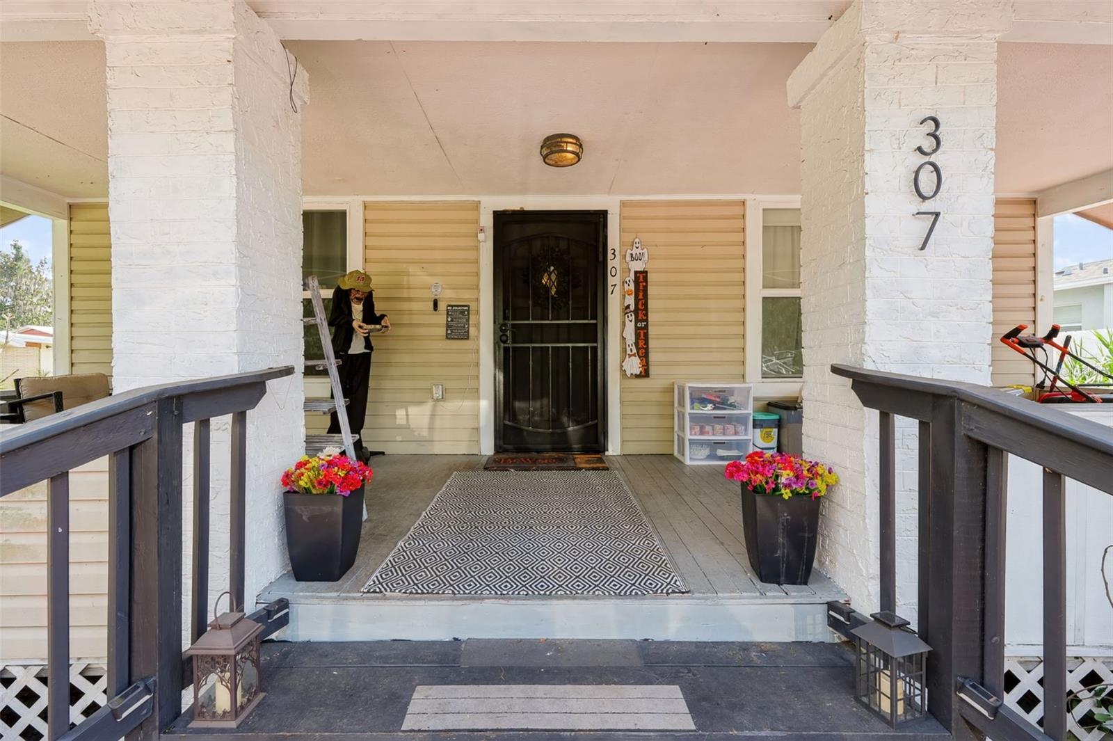 307 W CHERRY ST