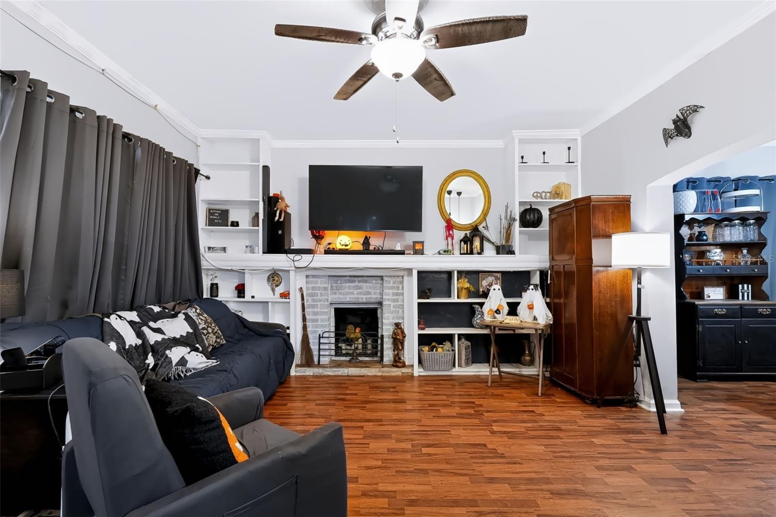 307 W CHERRY ST