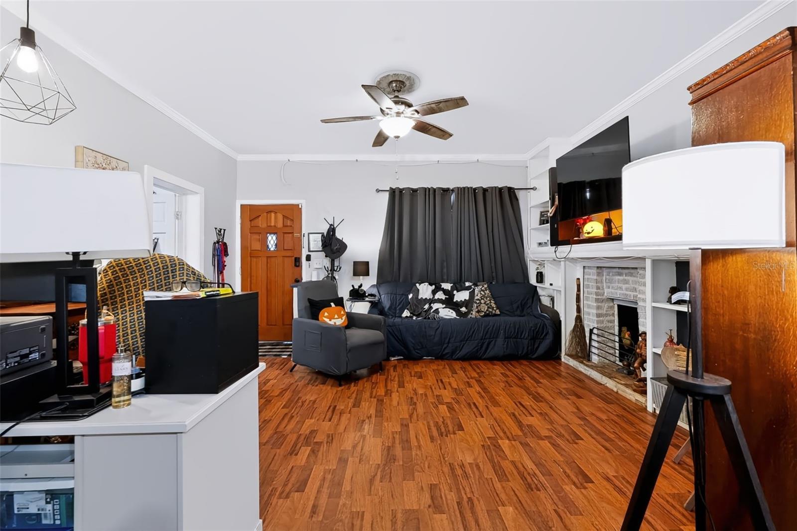 307 W CHERRY ST