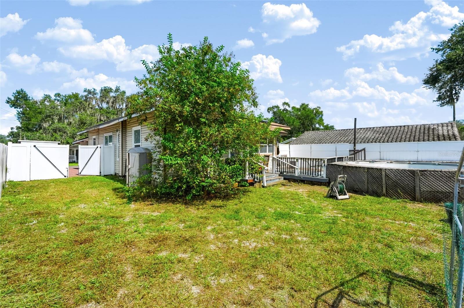307 W CHERRY ST