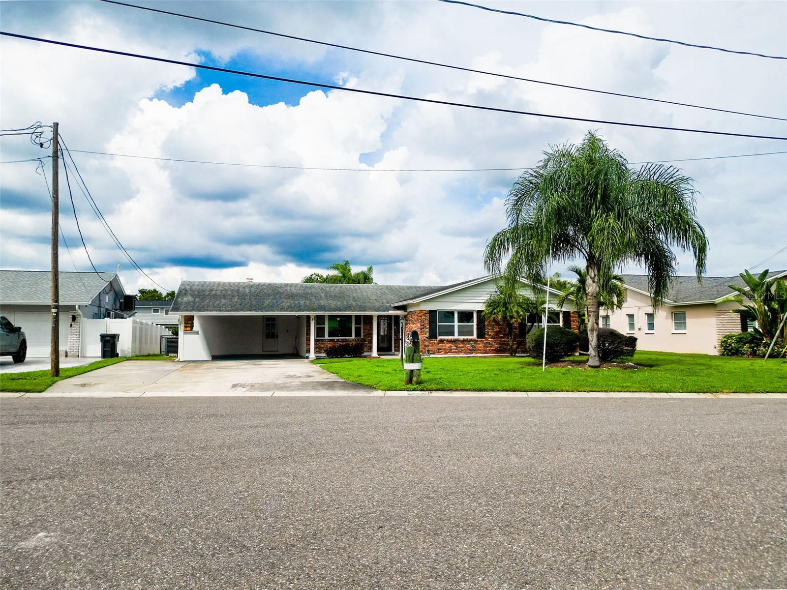 8723 HICKORYWOOD LN