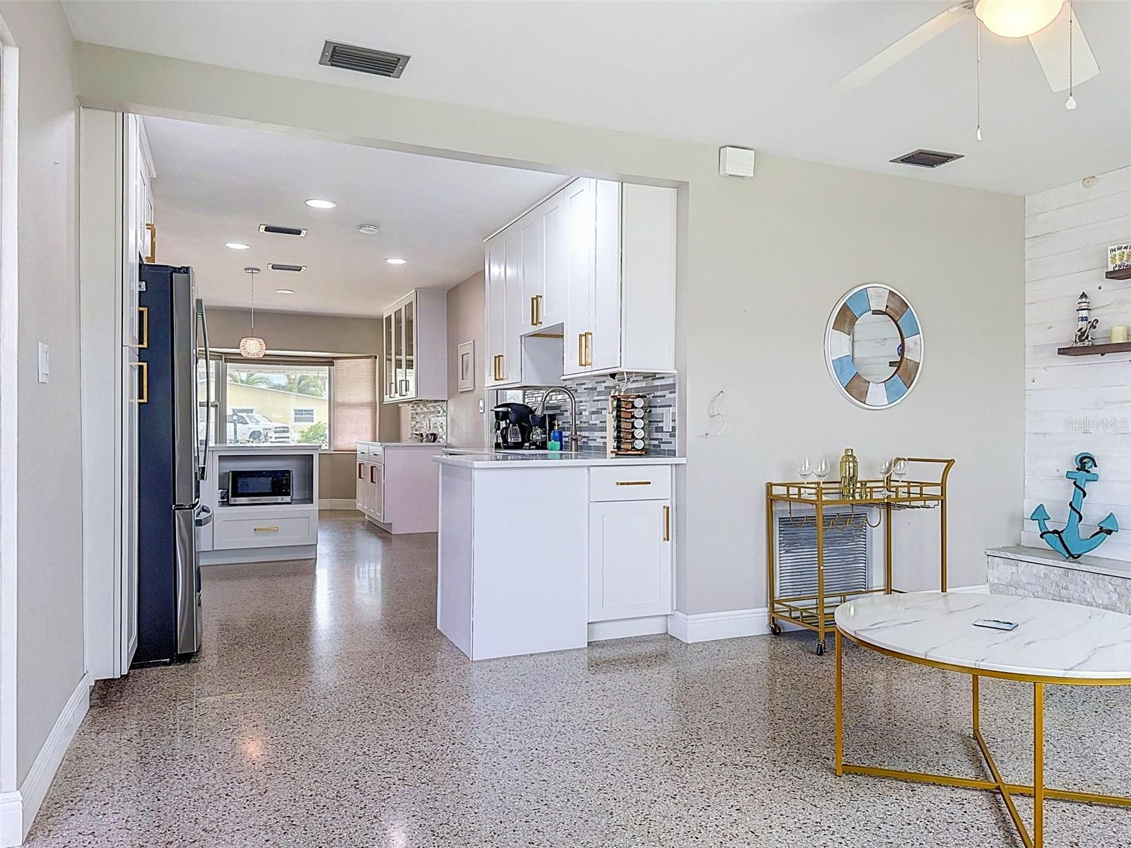 8723 HICKORYWOOD LN