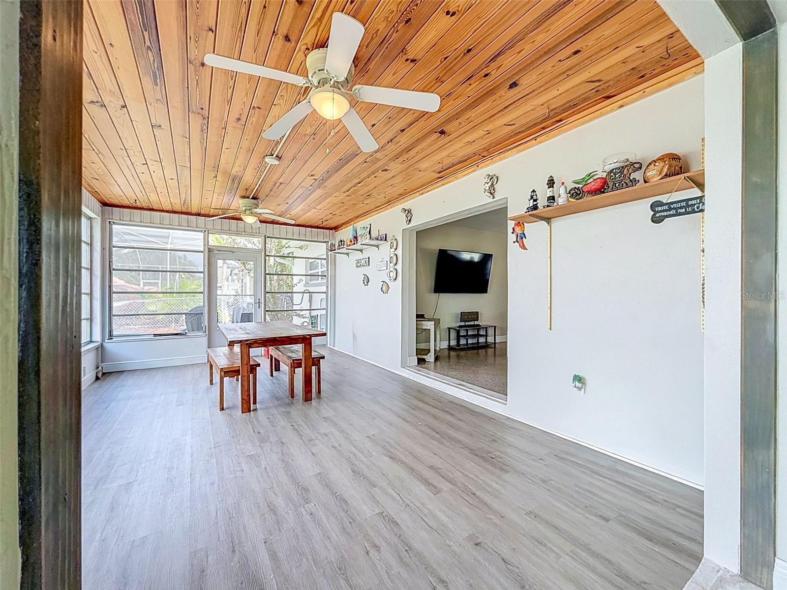 8723 HICKORYWOOD LN