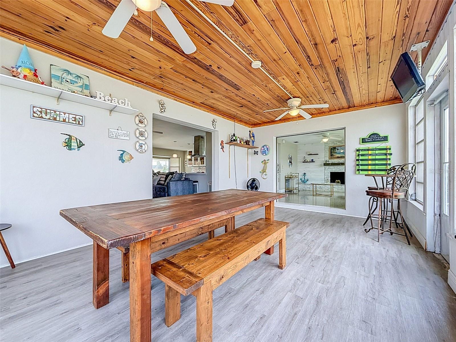 8723 HICKORYWOOD LN