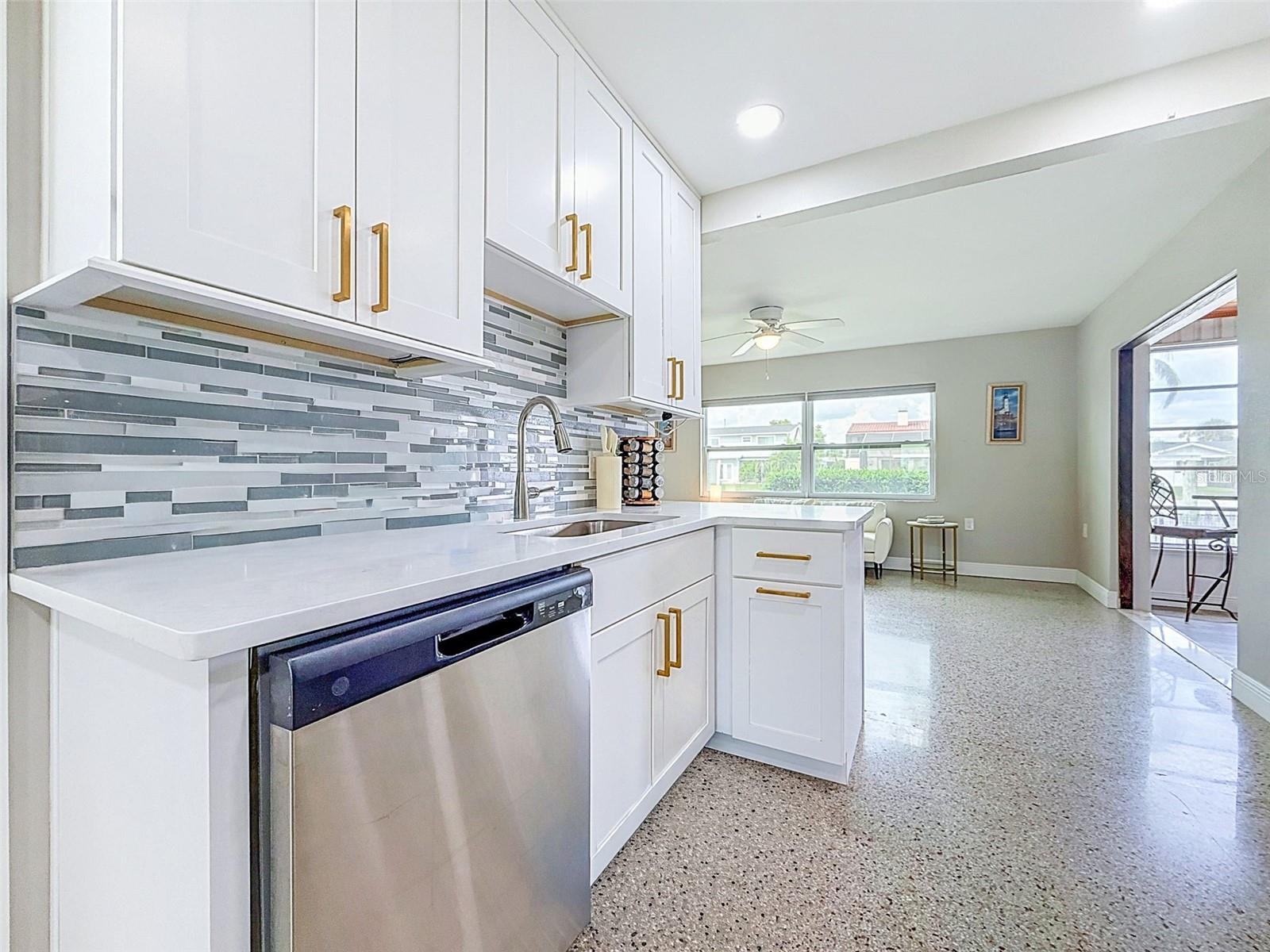8723 HICKORYWOOD LN
