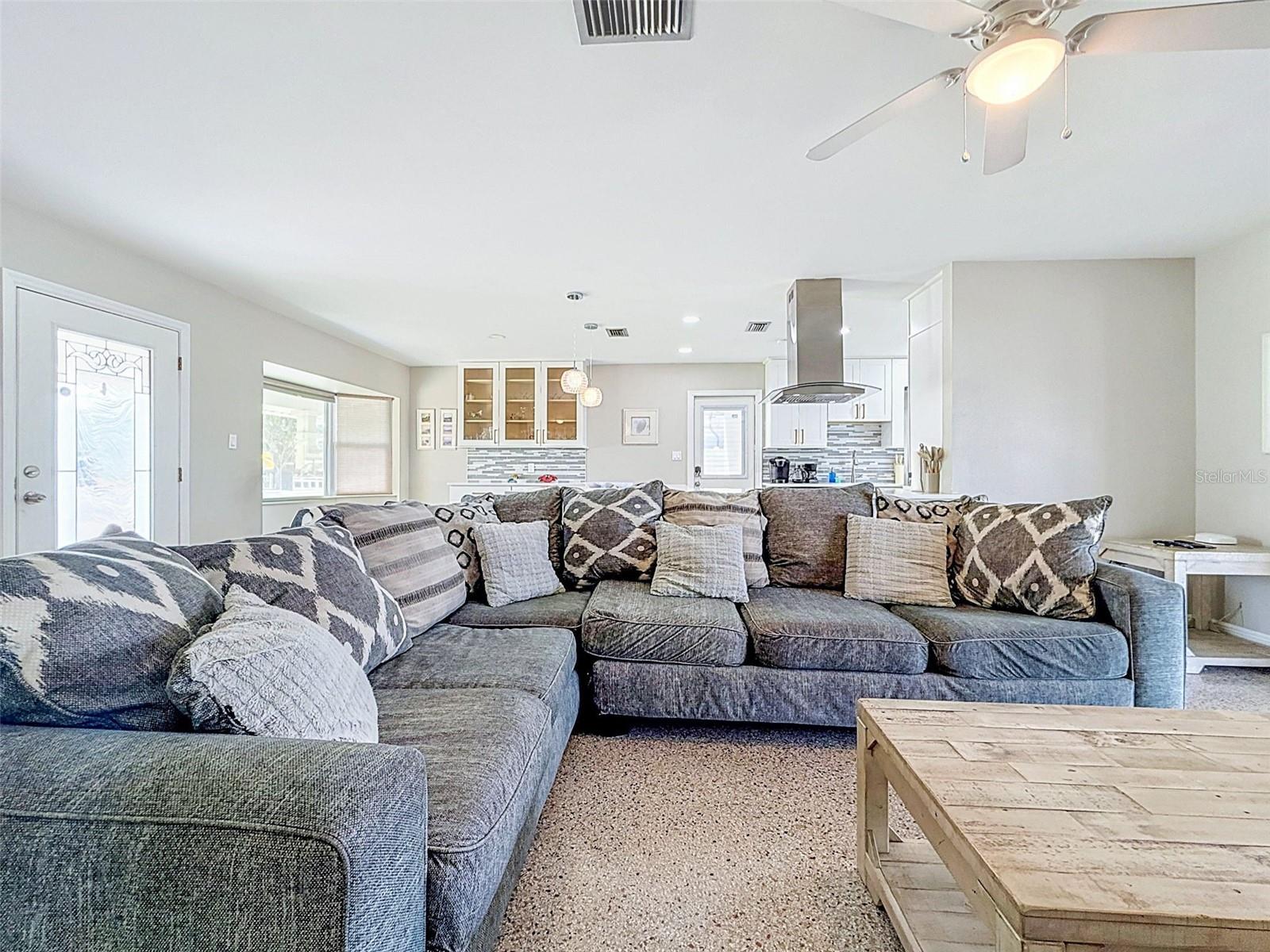 8723 HICKORYWOOD LN