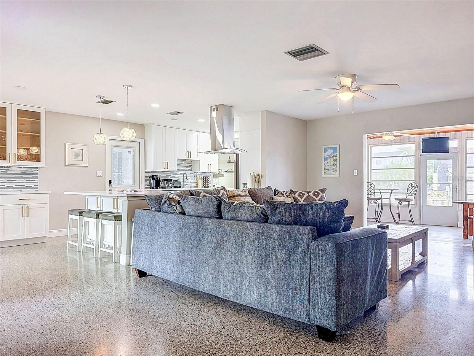 8723 HICKORYWOOD LN
