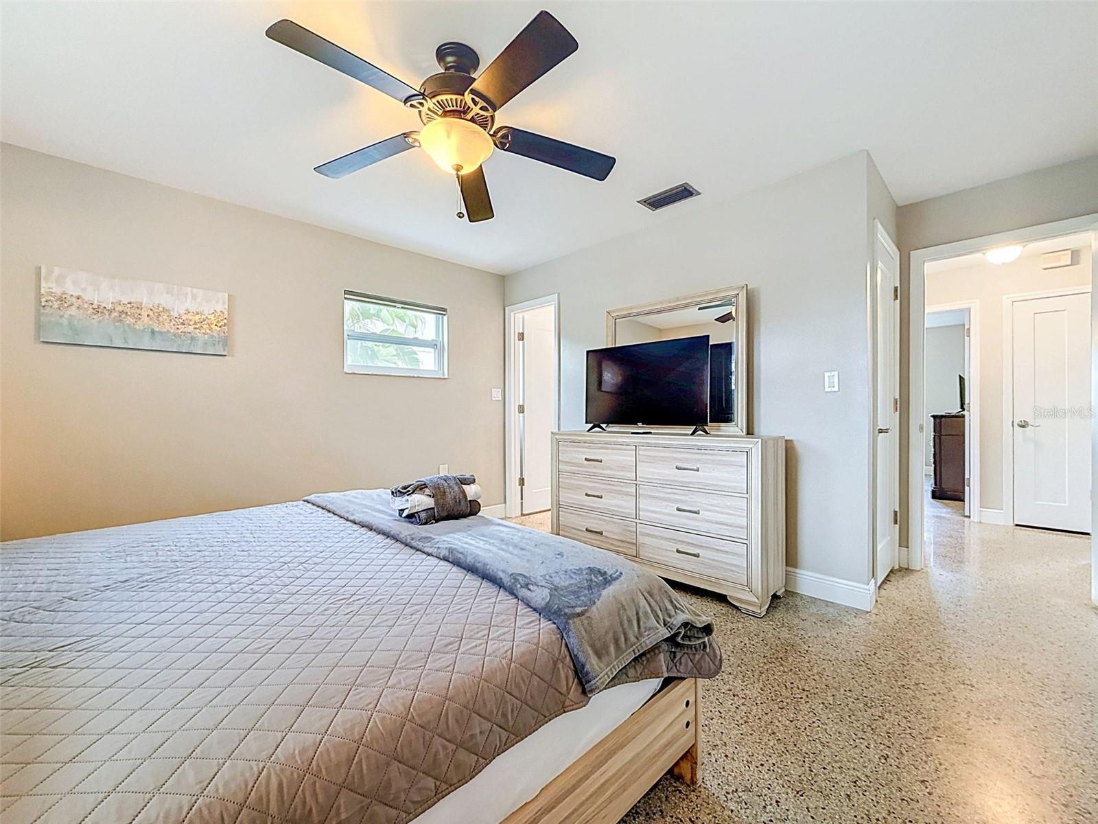 8723 HICKORYWOOD LN
