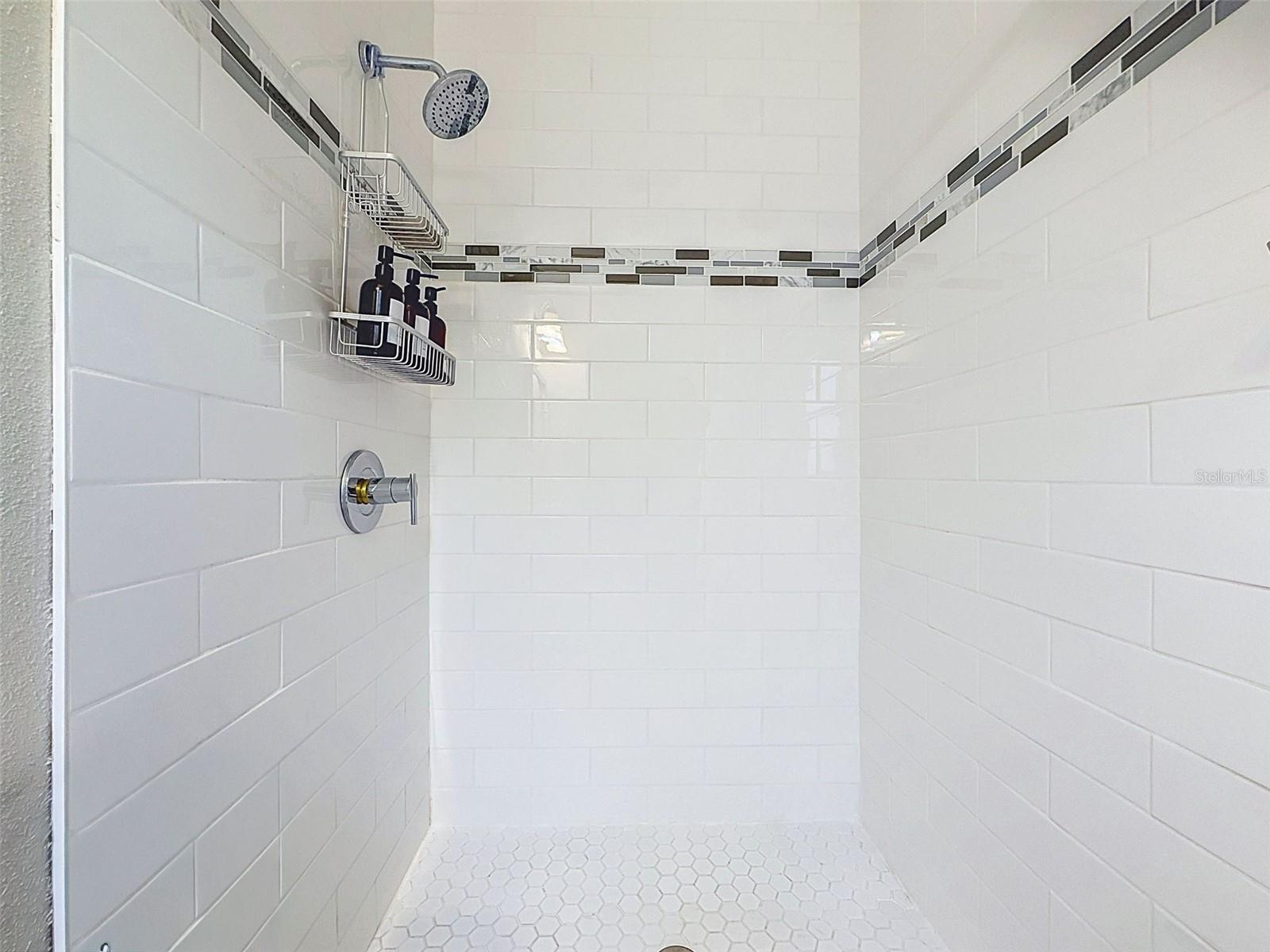 8723 HICKORYWOOD LN
