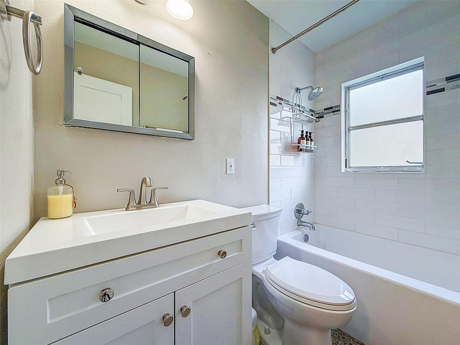 8723 HICKORYWOOD LN