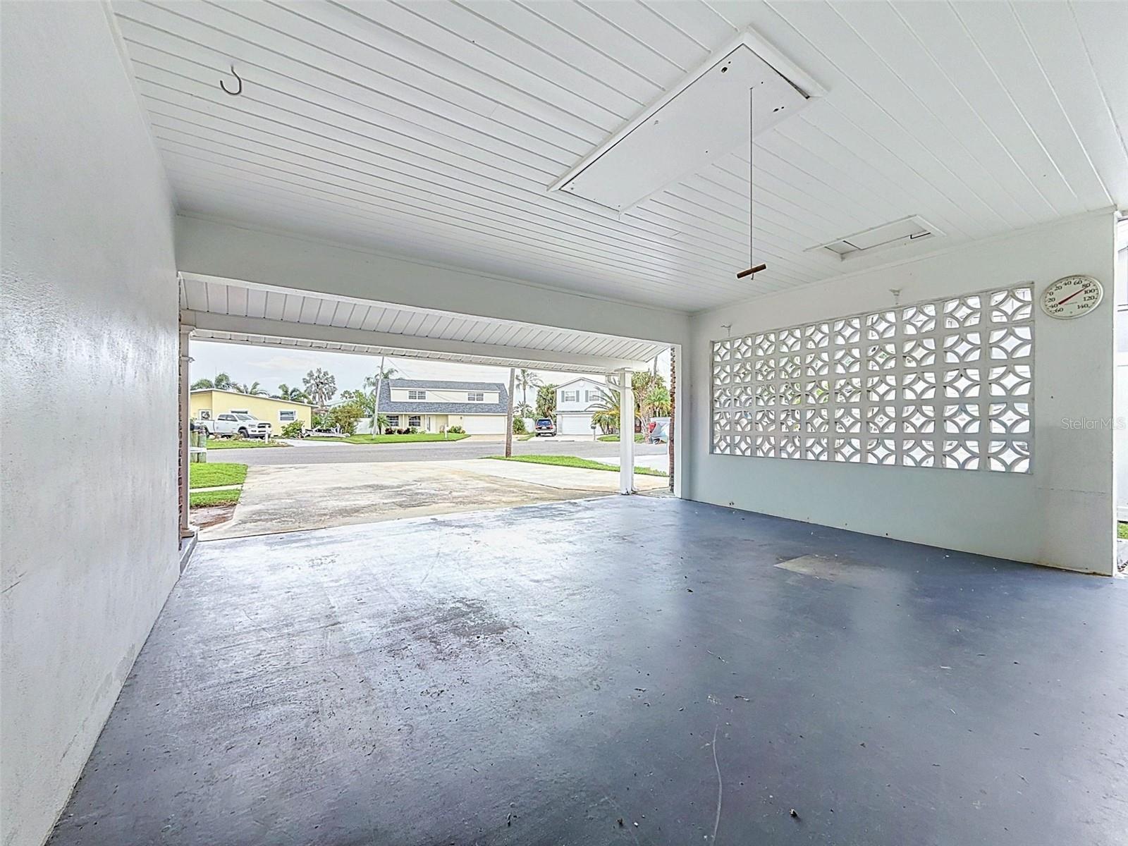 8723 HICKORYWOOD LN