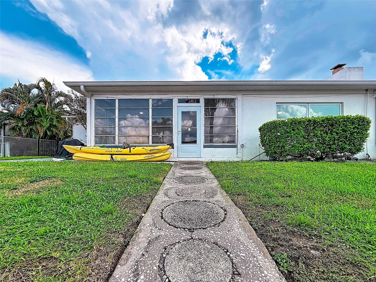 8723 HICKORYWOOD LN