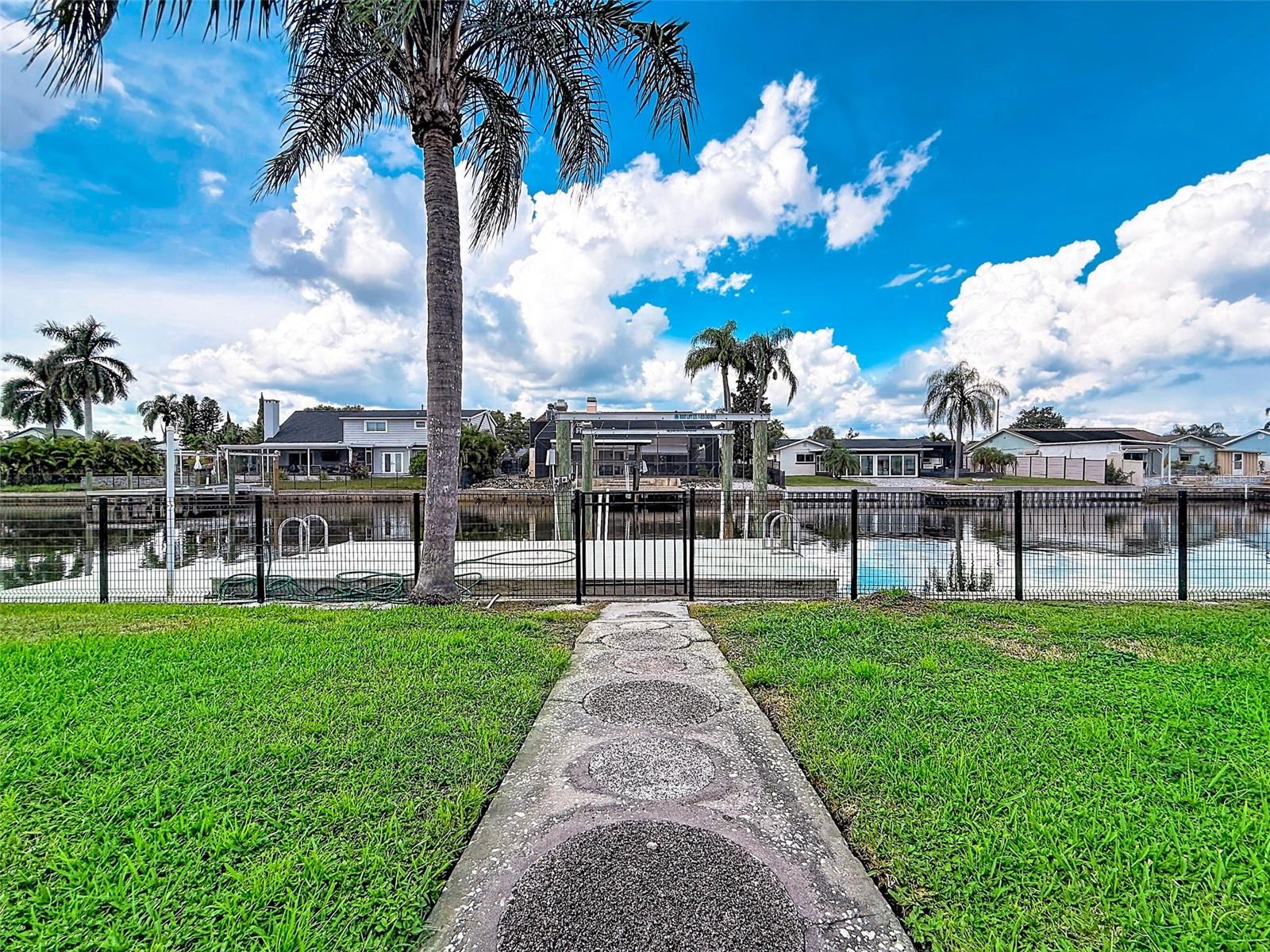 8723 HICKORYWOOD LN