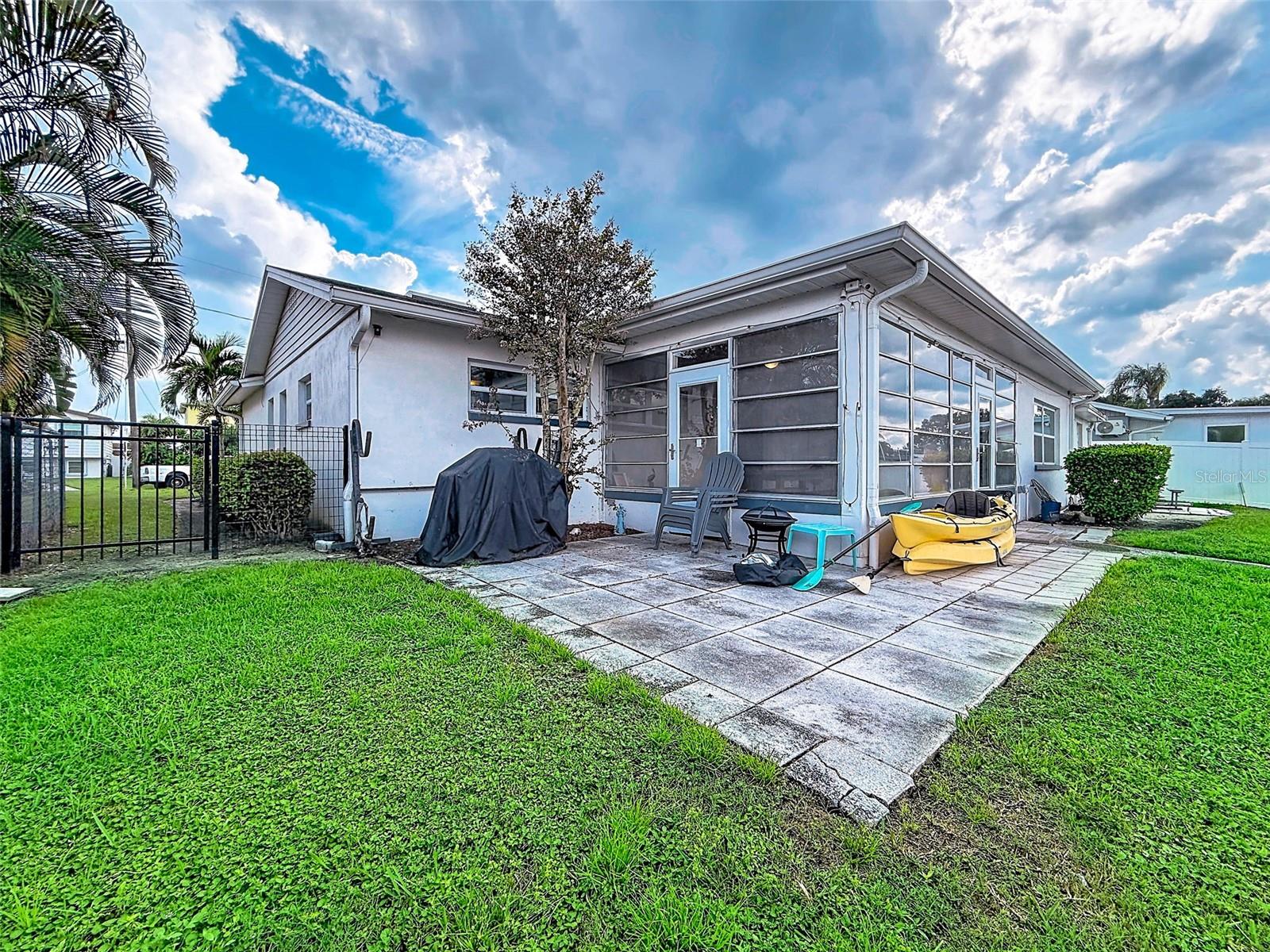8723 HICKORYWOOD LN