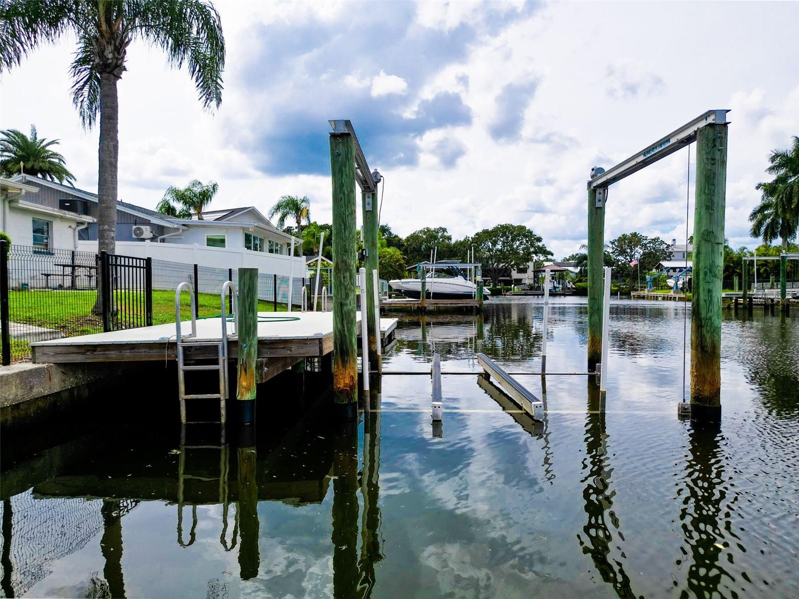 8723 HICKORYWOOD LN