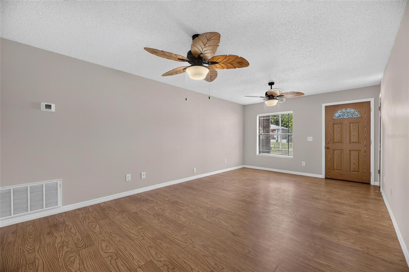 906 CUTLER DR