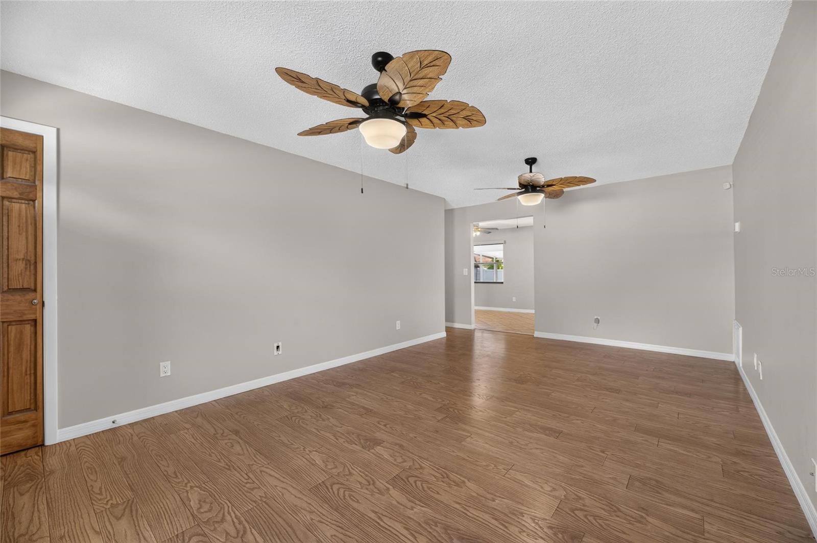 906 CUTLER DR