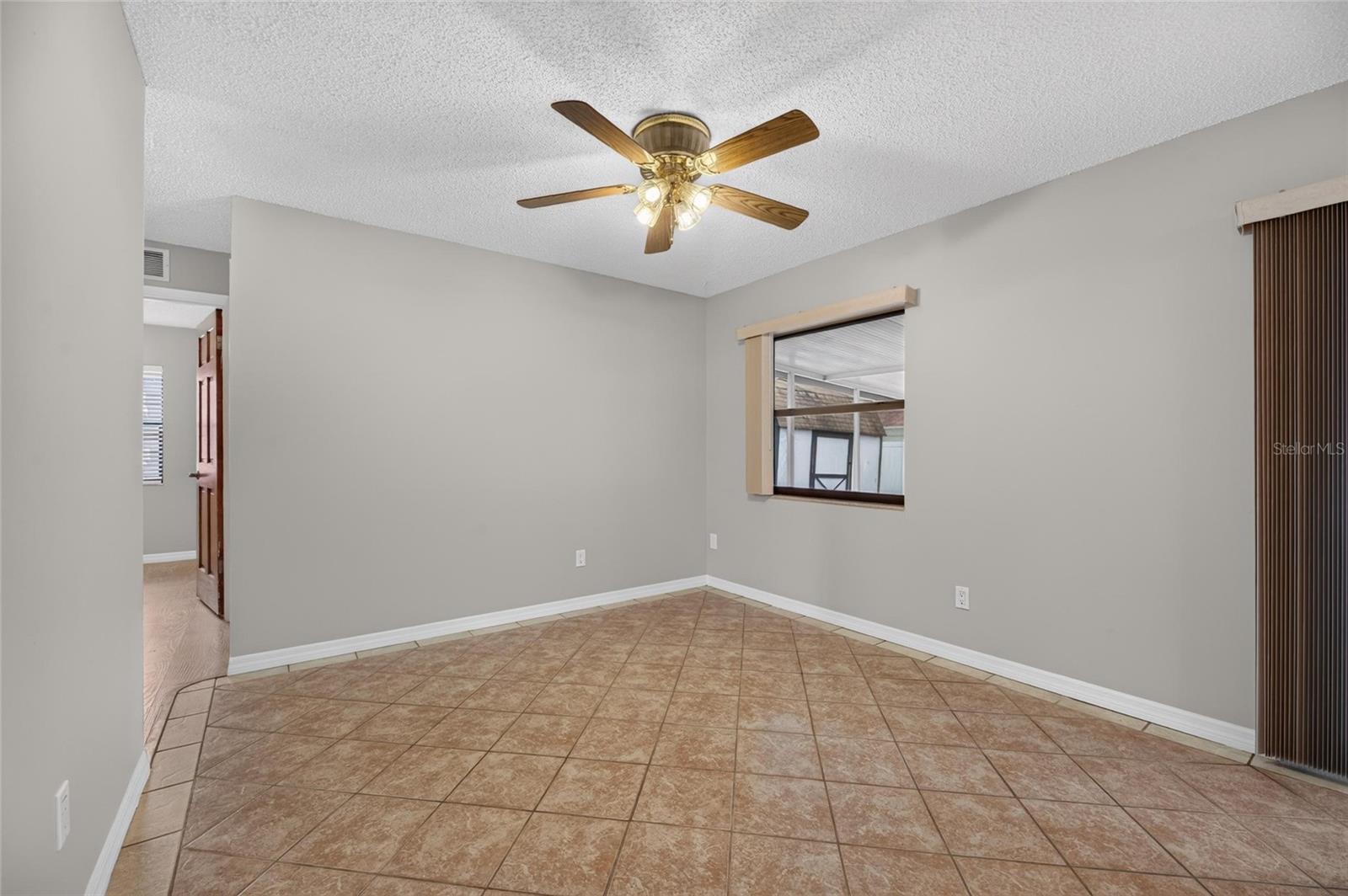 906 CUTLER DR