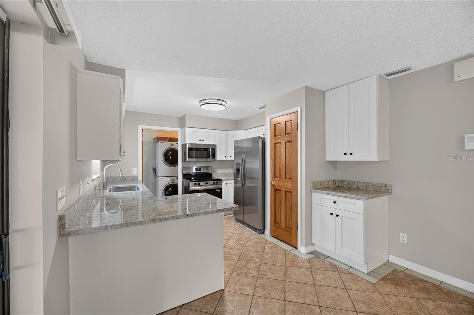 906 CUTLER DR