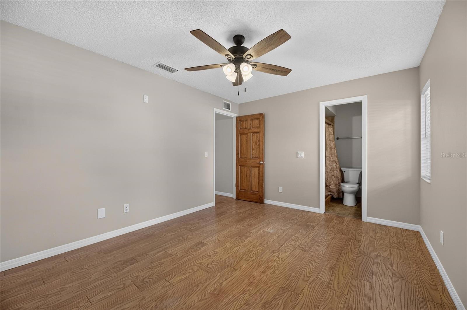 906 CUTLER DR